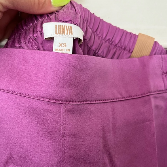 SOLD EBAY NWT Lunya Silk Tee/Shorts Sleep Set in Atmospheric Fucshia sz XS - Picture 5 of 8